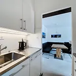 Metairies 207 *